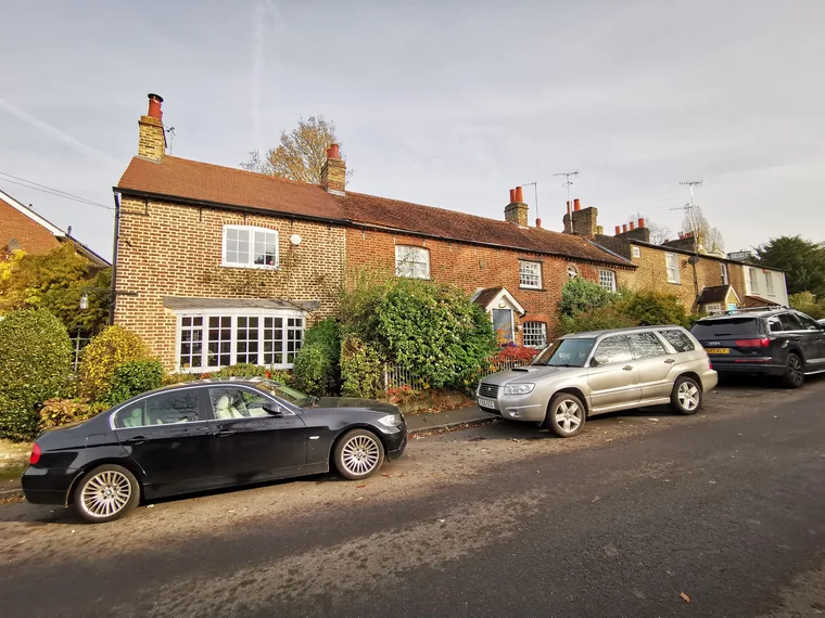 Byron Hill Road on Harrow on the Hill
